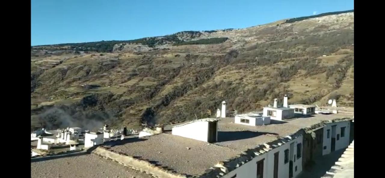 Hostal Ruta De Las Nieves Capileira Esterno foto